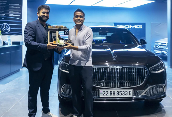 इस कंपनी के फाउंडर ने खरीदी 4 करोड़ रुपये की लग्जरी कार इस कंपनी के फाउंडर ने खरीदी 4 करोड़ रुपये की लग्जरी कार