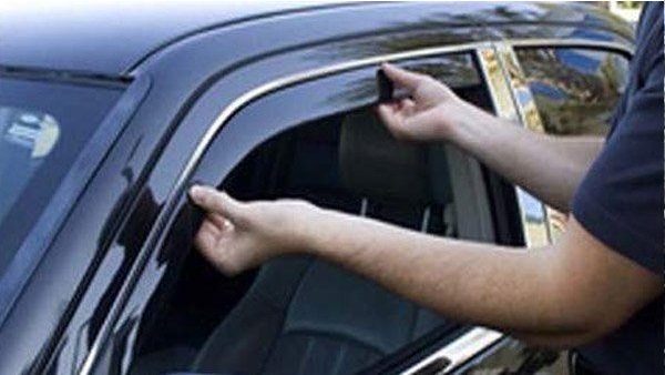 मॉनसून में यह 5 एक्सेसरीज आपकी ड्राइविंग अनुभव को बनायेंगे बेहतर