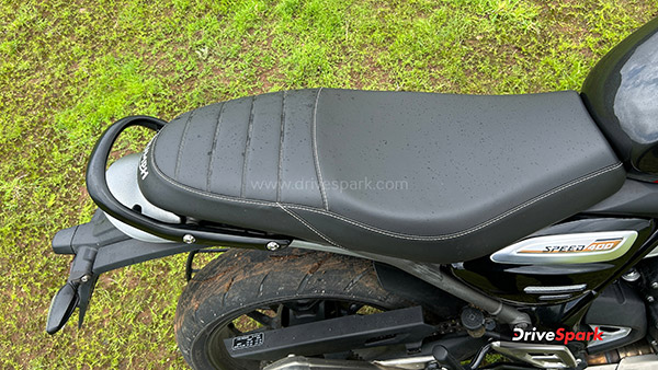 ट्रायम्फ स्पीड 400 रिव्यू: कंपनी की सबसे छोटी बाइक कर पाएगी बड़ा नाम?