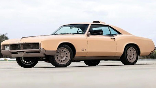 robert-downey-jr Robert Downey Jr Giving Away Car robert-downey-jr Robert Downey Jr Giving Away Car