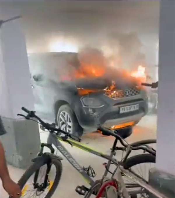 Tata Safari Caught Fire 