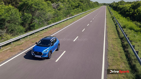 Nissan Magnite EZ-Shift Review Tracking shot