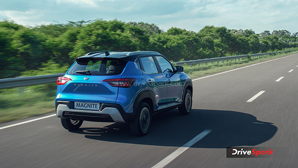 Nissan Magnite EZ-Shift Review Tracking shot