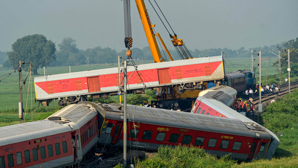 North East Express Derailed North East Express Derailed