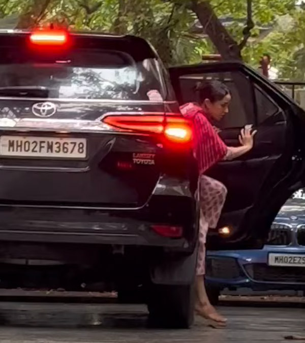 Shraddha Kapoor Toyota Fortuner 