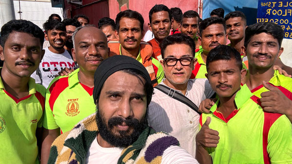 Aamir Khan rescued in a boat during Chennai floods