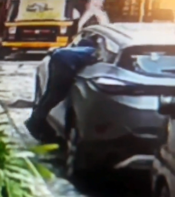 Breaking Car Glass With Chemicals