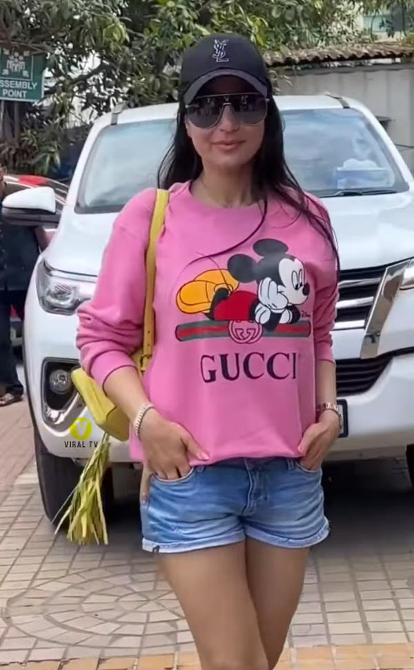 Amisha Patel Toyota Fortuner 