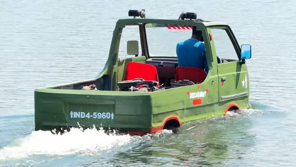 Maruti Omni into Amphibious