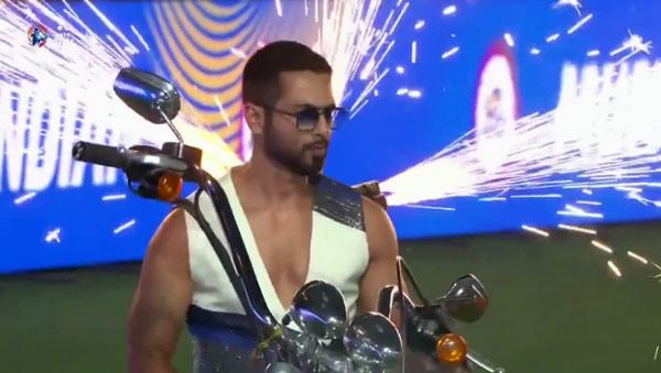 Shahid Kapoor On Harley Davidson 
