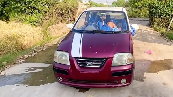 Indian Converted Old Hyundai Santro Into Swimming Pool