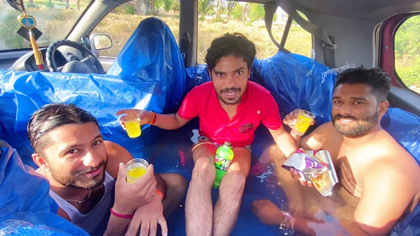Indian Converted Old Hyundai Santro Into Swimming Pool