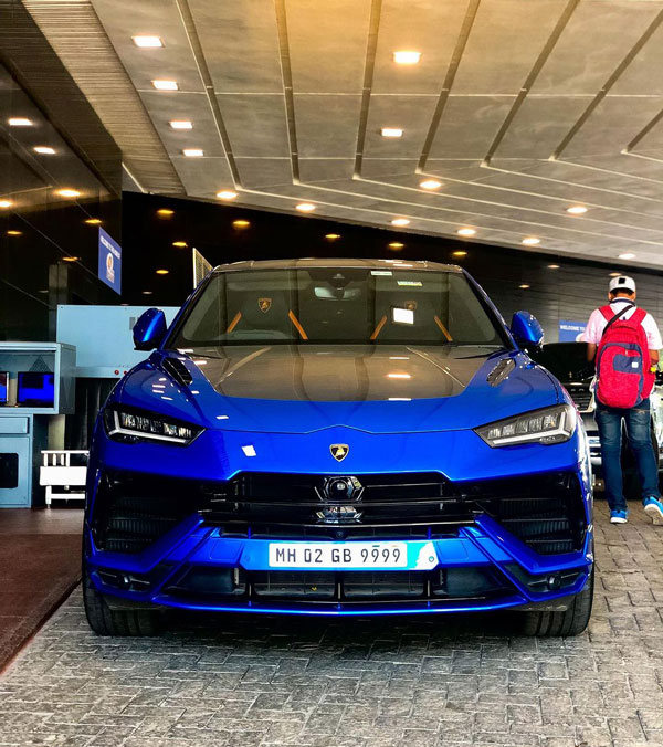 Sachin Tendulkar Spotted In Lamborghini Urus