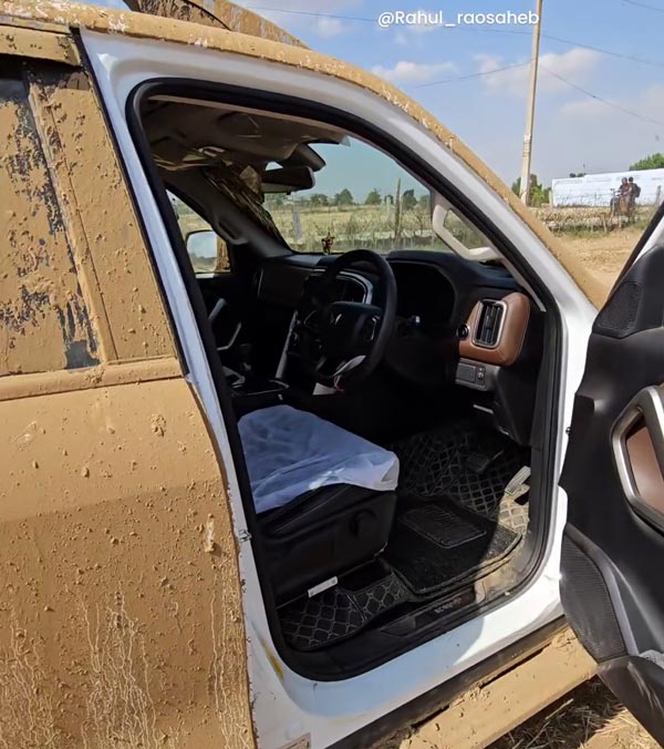 Driverless Mahindra Scorpio N Ploughs