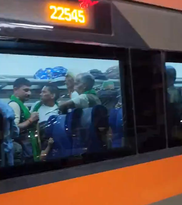 Overcrowded vande bharat express