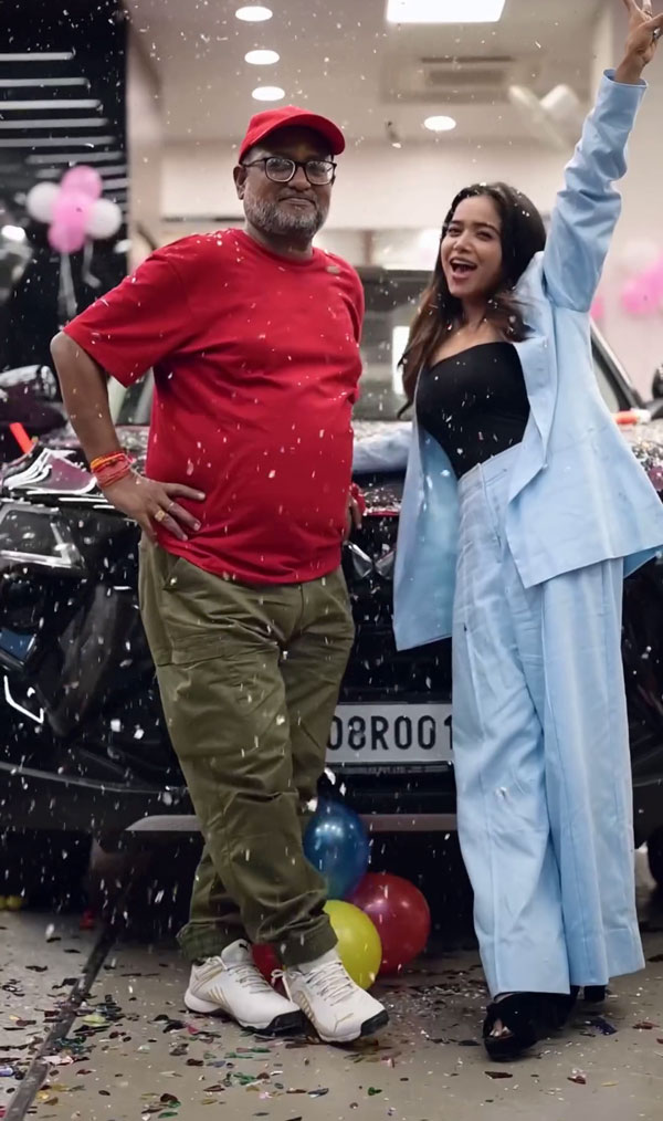 Manisha Rani Gifts New Mahindra XUV 3XO To Her Father : बिगबॉस फेम ...