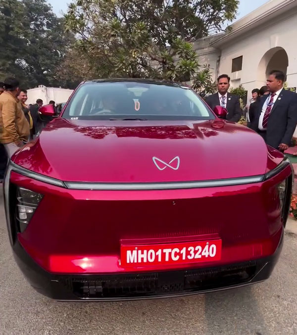 Nitin Gadkari Praises Mahindra BE 6 and XEV 9e