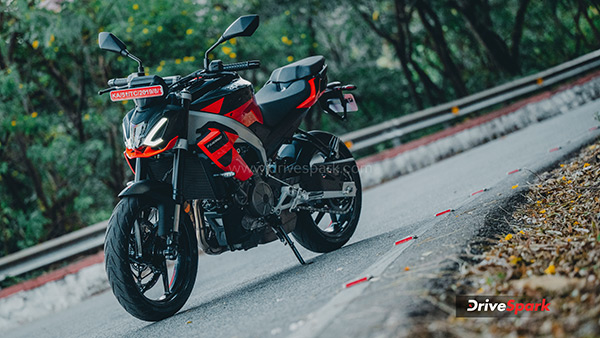 Aprilia Tuono 457 Review