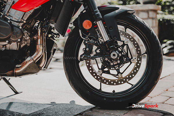 Aprilia Tuono 457 Review