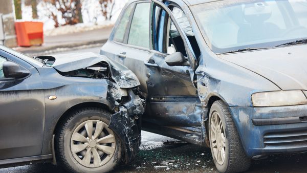 How to Deal with a Roadside Emergency