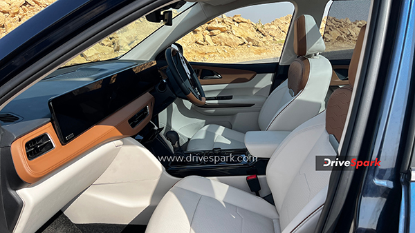 Mahindra XUV 7XO Review