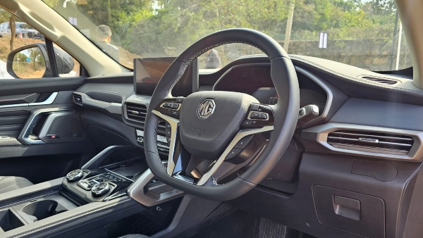 MG Majestor Variant-Wise Features Explained