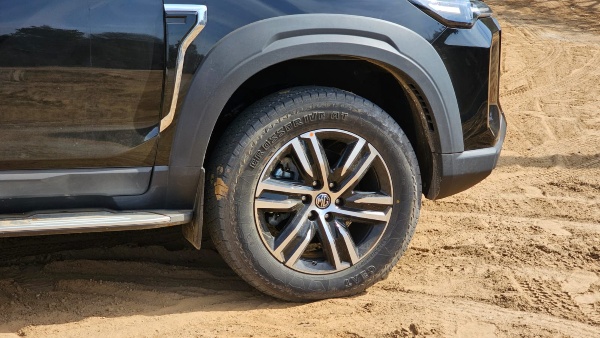 MG Majestor Variant-Wise Features Explained