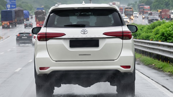 Maharashtra Fortuner with 55 Challans Over 1 Lakh Rupees Fine