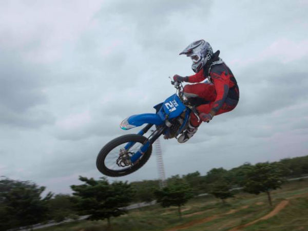 Tail Whip 'Flyin Monkey Style'