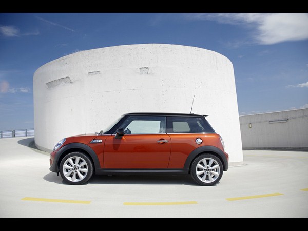 Cooper S Carries Forward Iconic Design