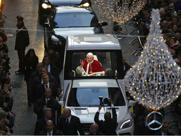 New Mercedes Popemobile - Interior