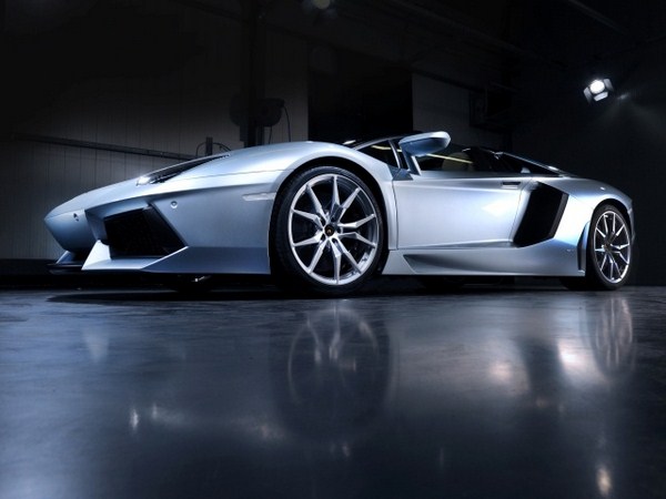 Lamborghini Aventador LP 700-4