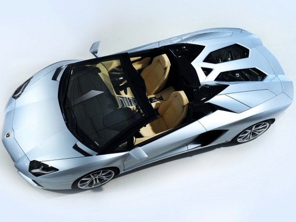 Lamborghini Aventador LP 700-4