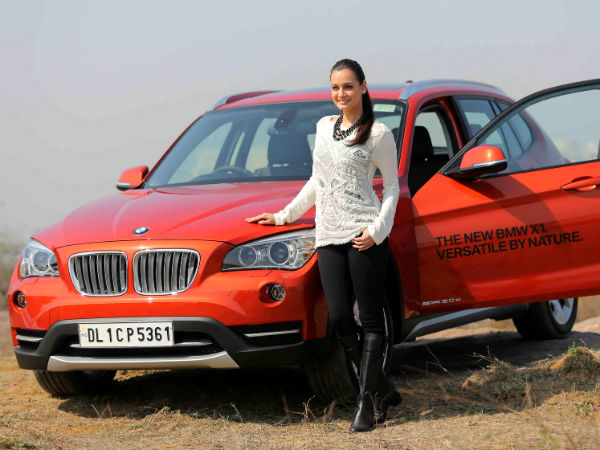 Dia Mirza & The Versatile X1