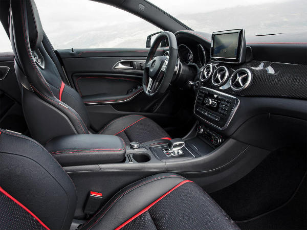 Mercedes Benz CLA 45 AMG 