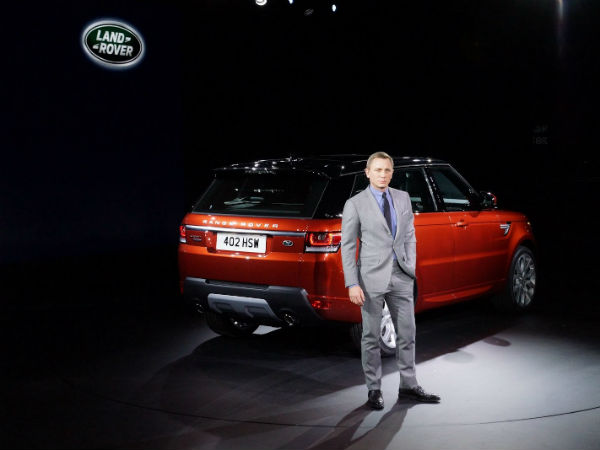 Daniel Craig Gets A Million For Driving Range Rover Sport