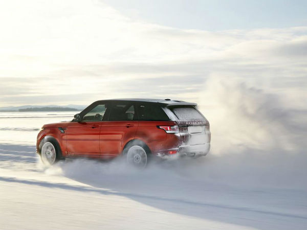 Daniel Craig Gets A Million For Driving Range Rover Sport