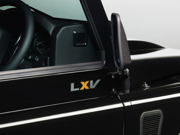 Land Rover Defender LXV