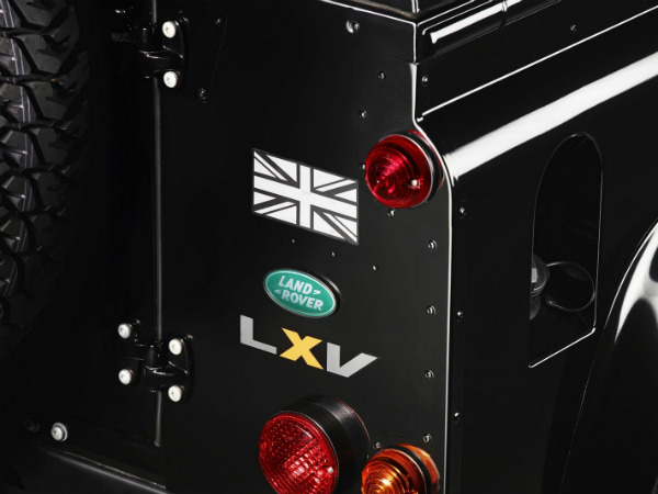 Land Rover Defender LXV