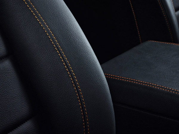 Land Rover Defender LXV