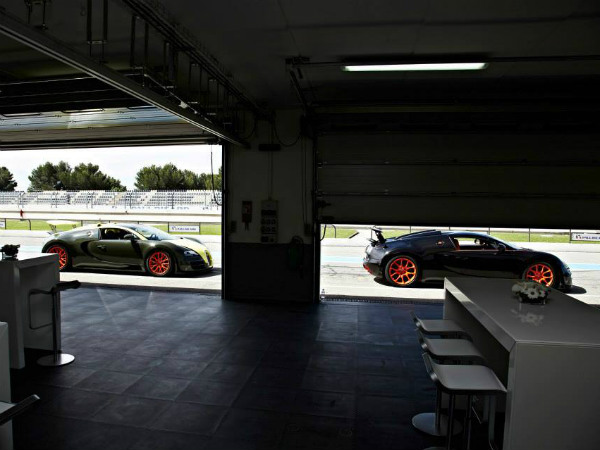 Bugatti Veyron Exclusive Driving Experience Paul Ricard Circuit 