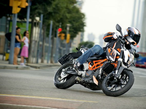 KTM 390 Duke Gallery