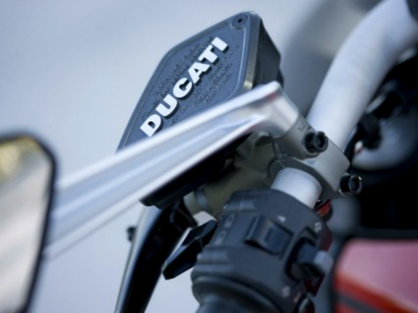 Master cylinder Master cylinder