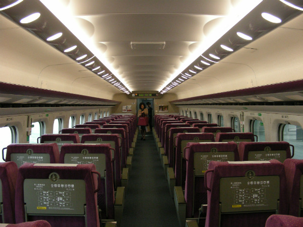 THSR 700T interior