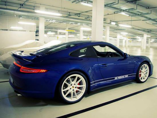 Porsche 911 Carrera 4S 5 Million Fans Edition