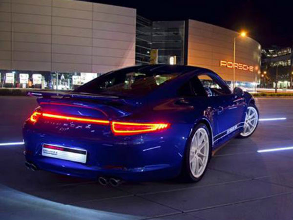 Porsche 911 Carrera 4S 5 Million Fans Edition