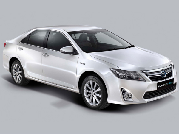 Toyota Camry Hybrid Launched