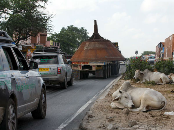Range Rover Hybrid Silk Trail Expedition