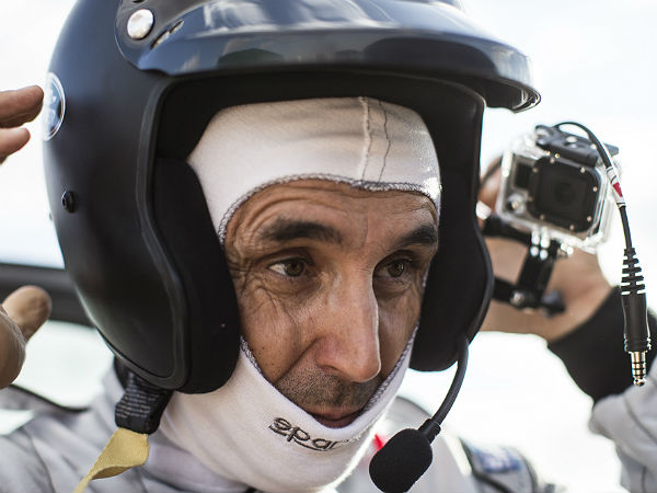 Range Rover Empty Quarter Crossing