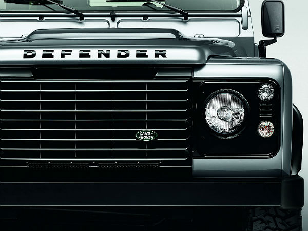 Land Rover Defender Black & Silver Pack